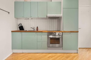 Delìcate kitchen with all the essentials you may need to cook a lovely meal at home