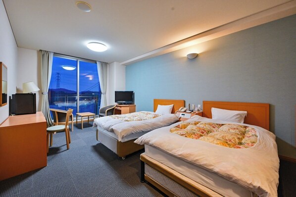 Western-style twin room
