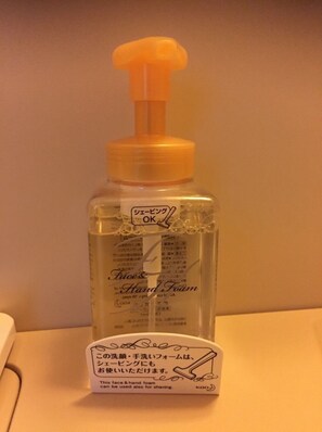 Bathroom amenities