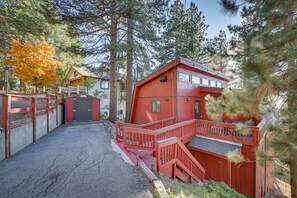 Cabin Exterior | Driveway Parking (2 Vehicles) | Street Parking (2 Vehicles)