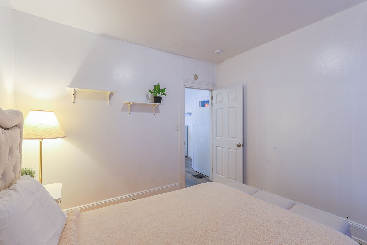Cozy Bridgeport Apartment: 2 Mi to Downtown!