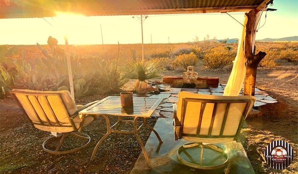 Sunset Viewing Deck - Watch the Land of Enchantment earn its name twice a day!
