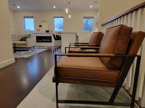 Entry way seating area 