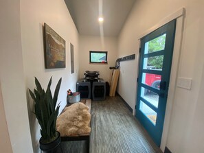 Main house: entry