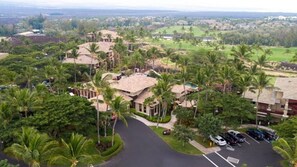 Kohala Suites by Hilton Grand Vacations Club_4.jpg