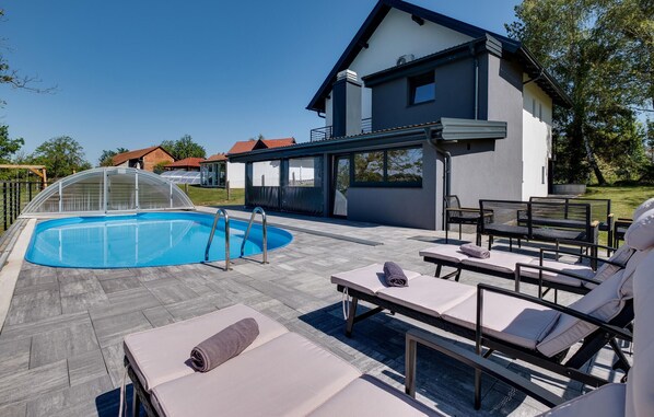 pool