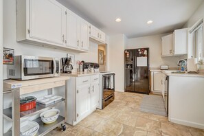 Fully equipped kitchen with everything you need