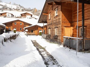 Außenseite Ferienhaus [Winter]