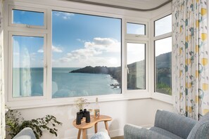 Chy an Mor, First Floor: Enjoy a morning coffee in the comfort of the two armchairs