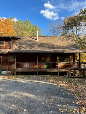 Our Cozy Log Home Nestled in the trees