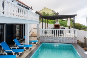 Pool measures 4m x 3m x 1.5m average depth