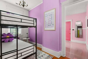 twin bunk bed