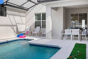 Private Pool & Patio