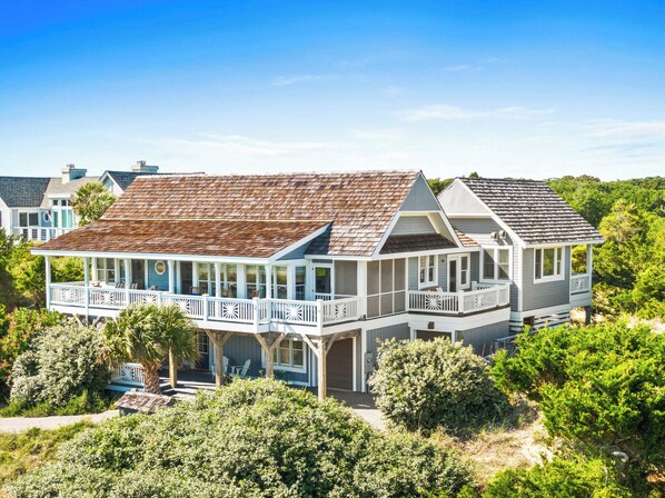5 BEDROOM 4.5 BATH HOME OVERLOOKING SOUTH BEACH
