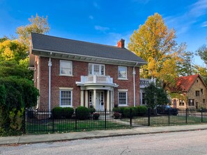 Just 1 block from Jacob’s School of Music & Indiana University.