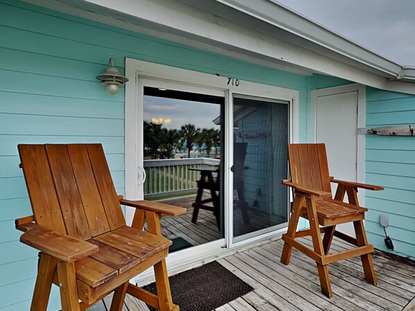 Welcome to Kontiki Bayfront Condo #710!