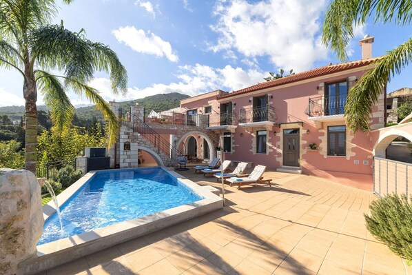 Building Exterior, Outdoor, Pool