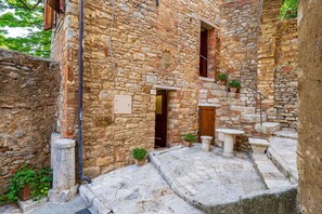 Facilities, Main Entrance, Outdoor
