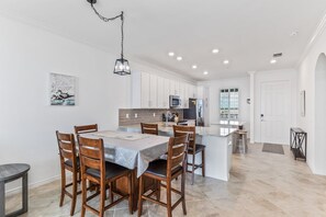 Dining Room & Kitchen