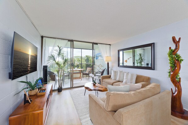 Living rm Mauna Loa Shores #508