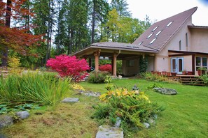 Front yard & garden
