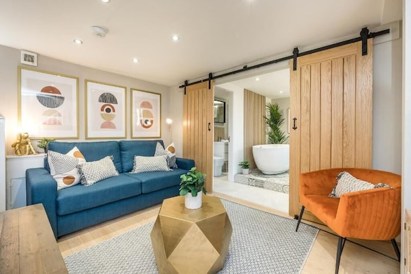 The Georgian Coach House 1, Liverpool - Host & Stay
