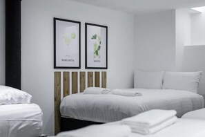 Fleet Nightlife I, Liverpool - Host & Stay