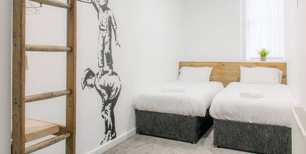 Fleet Nightlife I, Liverpool - Host & Stay