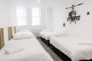 Fleet Nightlife I, Liverpool - Host & Stay