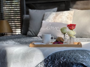 Comfortable amenities in each king suite.
