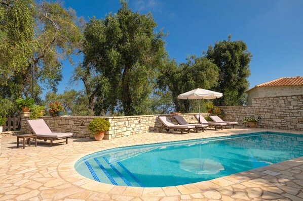 Poolside paradise%3A Enjoy sun%2Dsoaked days in your private oasis