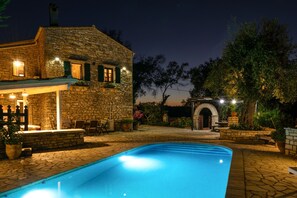 Enchanting evening pool views
