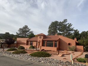 Quiet safe home in dark sky neighborhood right on the Oak Creek CC golf course