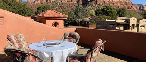 Epic Red Rock Views! Great for morning coffee or a glass of wine at sunset!