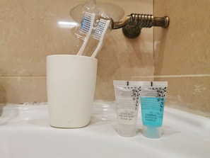 Bathroom amenities