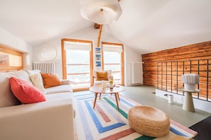 Bellevue living room 9