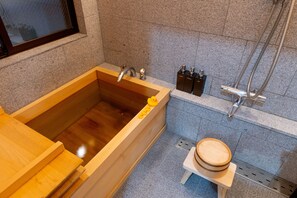 high quality wooden bathtub on 1st floor
