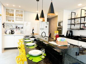 Kitchen or kitchenette,Decorative detail,Dinner