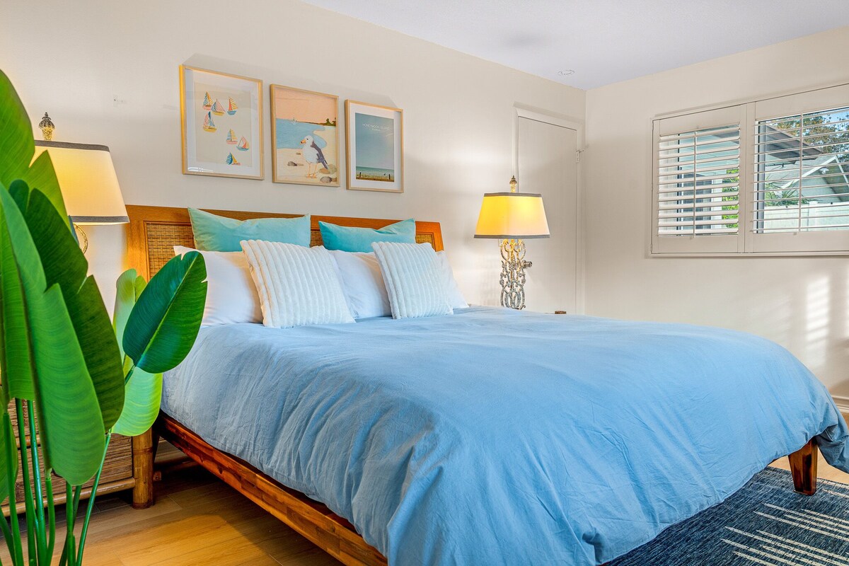 Heated salt water pool Spacious 4BR,3BR