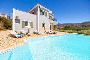 Beautiful villa with private pool and terrace