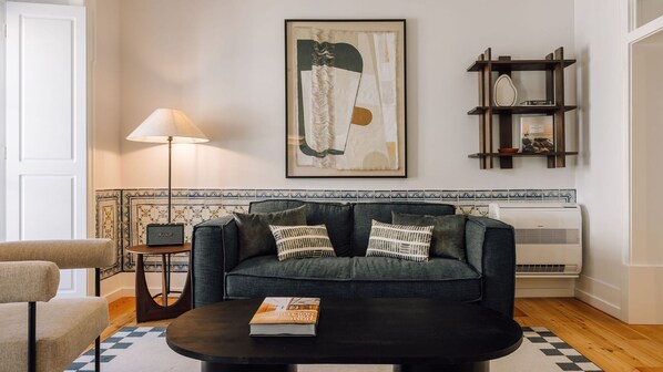 The living room was carefully decorated with a sofa-bed for your comfort. This is the perfect place to relax and unwind after a long day exploring Lisbon.
#design #comfort #Portugal #pt #Lisbon