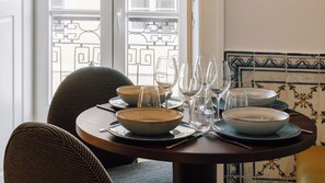 Explore the Portuguese cuisine in this carefully decorated dinning area.
#decor #dinningarea #portugal #pt #lisbon