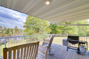 Deck/Balcony | Lake View | Gas Grill