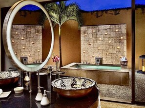 Master Bath/w outdoor bath and shower