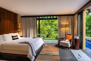 1st Floor Master Suite