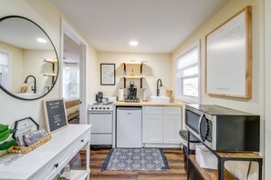 Well-Equipped Kitchen | Free WiFi | Mini Split A/C & Heating
