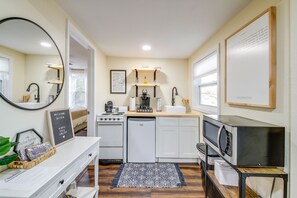 Well-Equipped Kitchen | Free WiFi | Mini Split A/C & Heating