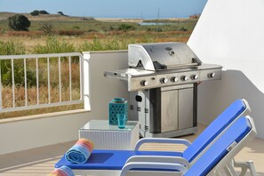 Spacious terrace with fantastic view (2)