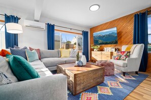 Welcome to the Modern Midtown Ridge Retreat