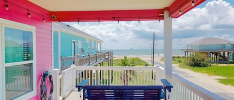Crystal Beach Vacation Rental | 3BR | 2BA | Stairs to Enter | 1,107 Sq Ft